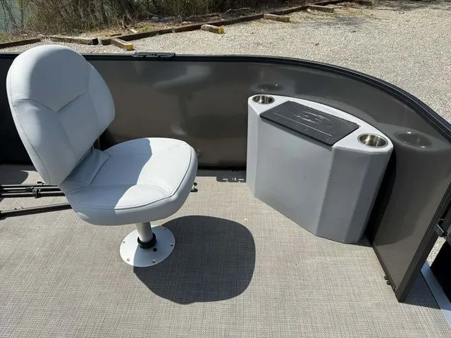 Slide: The Image of Bentley Pontoons Legacy 200 Fish 2023 - 12