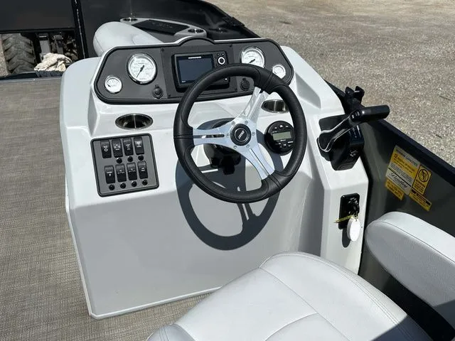 Slide: The Image of Bentley Pontoons Legacy 200 Fish 2023 - 22