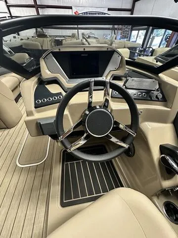 Slide: The Image of SunChaser Calais 23 LR DH 2024 - 13