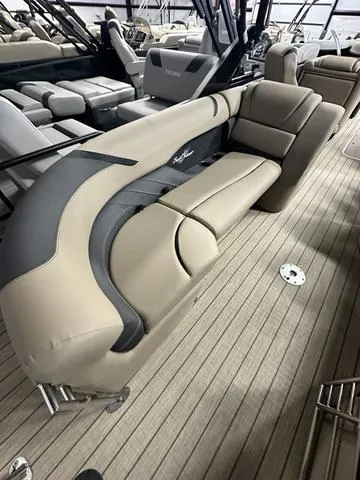 Slide: The Image of SunChaser Calais 23 LR DH 2024 - 6