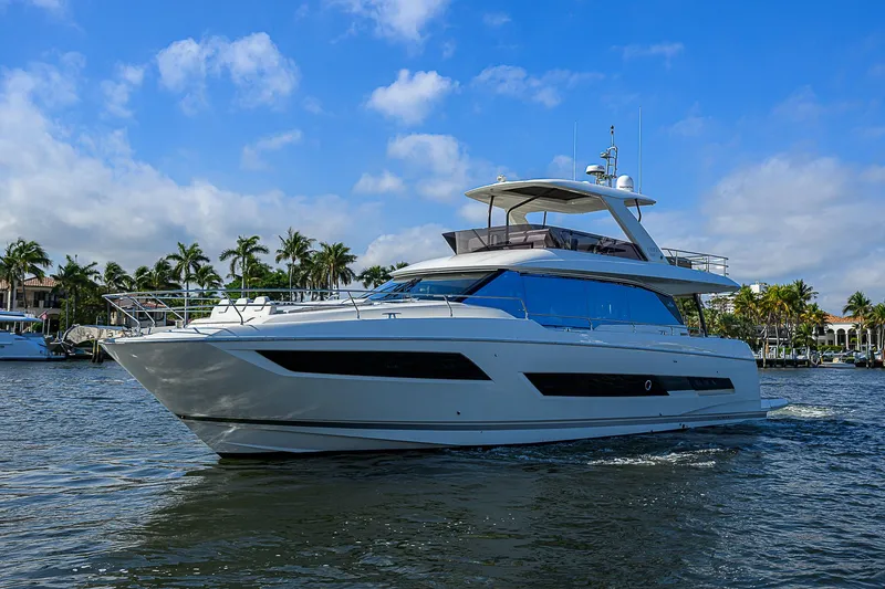Slide: The Image of Prestige 690 2021 - 103