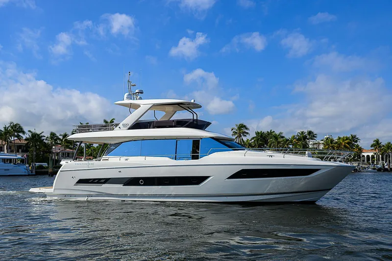Slide: The Image of Prestige 690 2021 - 107