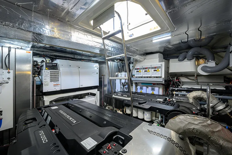 Slide: The Image of Prestige 690 2021 - 90