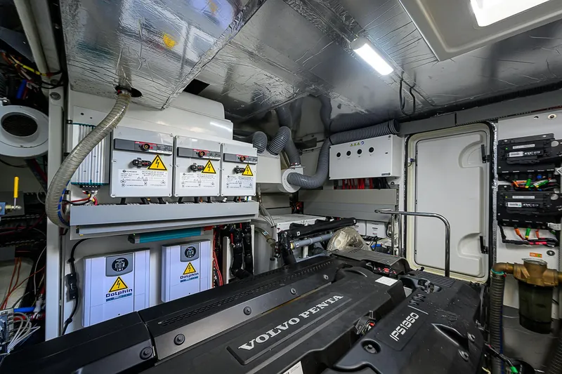 Slide: The Image of Prestige 690 2021 - 96