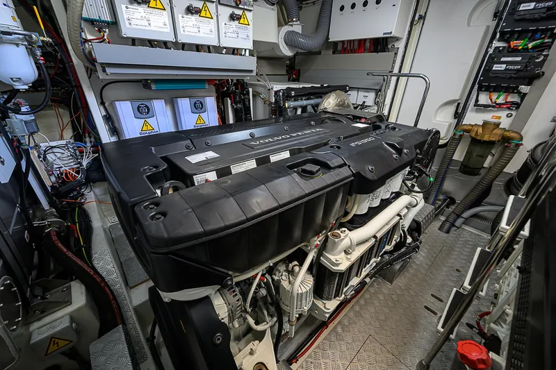 Slide: The Image of Prestige 690 2021 - 99