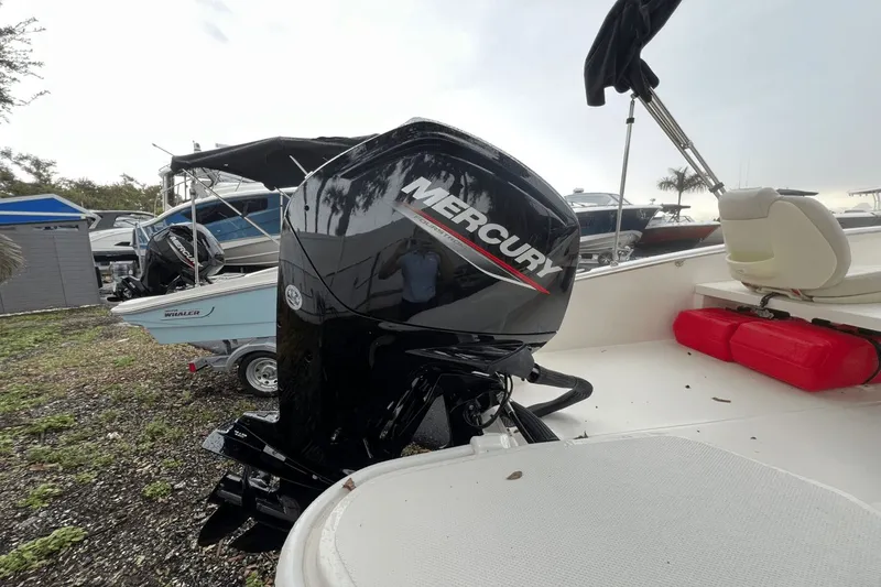 Slide: The Image of Boston Whaler 160 Super Sport 2025 - 6