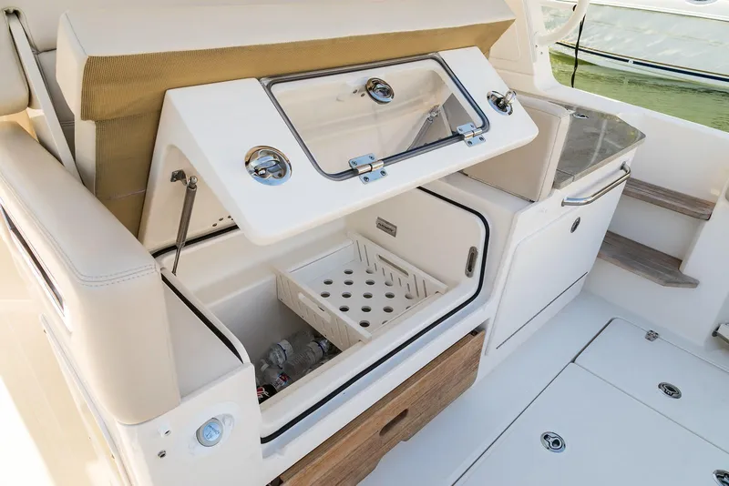 Slide: The Image of 2023-Boston-Whaler-350-Realm-MarineMax - 16