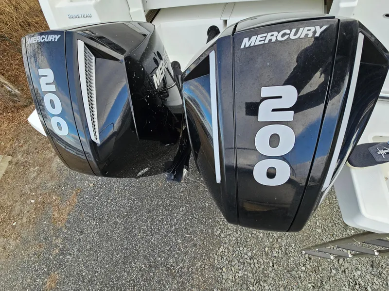 Slide: The Image of Twin Mercury 200 outboard engines on a 2020 Beneteau Antares 9 boat. - 16