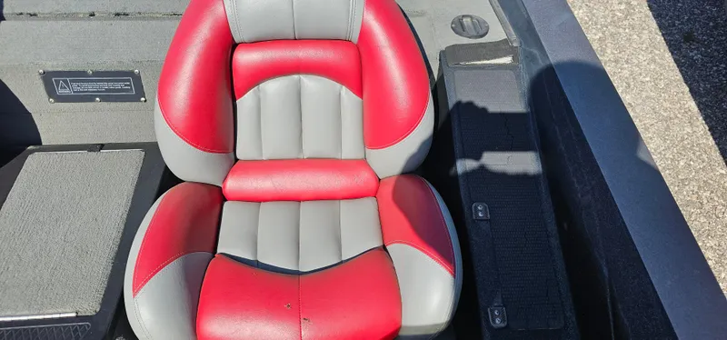 Slide: The Image of Red and gray seat in 2009 Stratos 201 XL boat. - 18