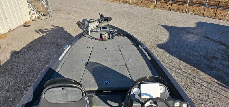 Slide: The Image of 2009 Stratos 201 XL fishing boat with spacious deck and steering console. - 9