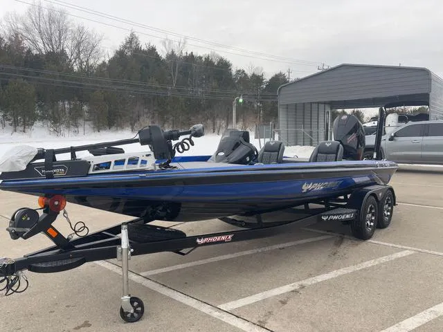 Slide: The Image of Phoenix Bass Boat 721 ZXL 2025 - 19