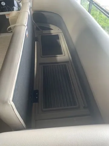 Slide: The Image of Sun Tracker Party Barge 18 DLX 2025 - 18