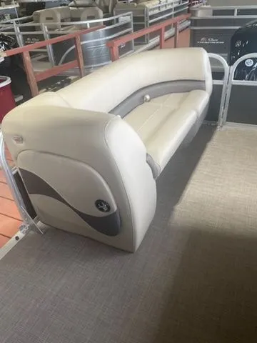 Slide: The Image of Sun Tracker Party Barge 18 DLX 2025 - 6