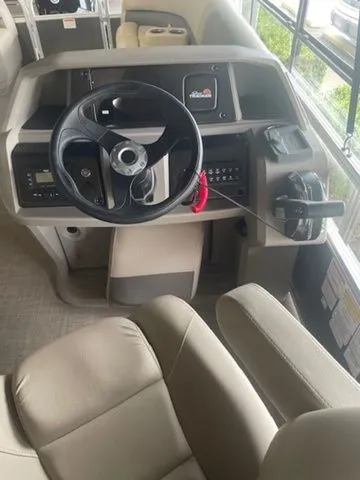 Slide: The Image of Sun Tracker Party Barge 18 DLX 2025 - 8