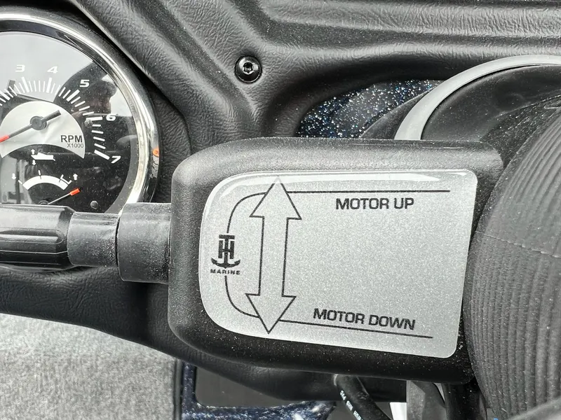 Slide: The Image of Skeeter ZXR 21 2025 - 16