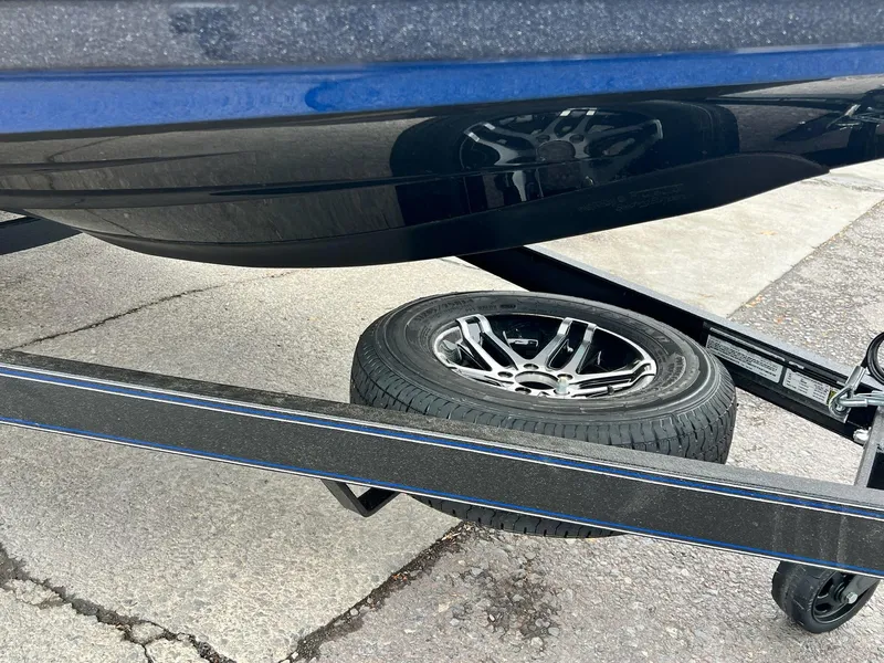 Slide: The Image of Skeeter ZXR 21 2025 - 17