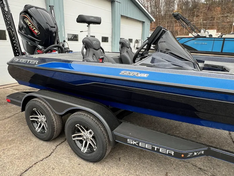 Slide: The Image of Skeeter ZXR 21 2025 - 25