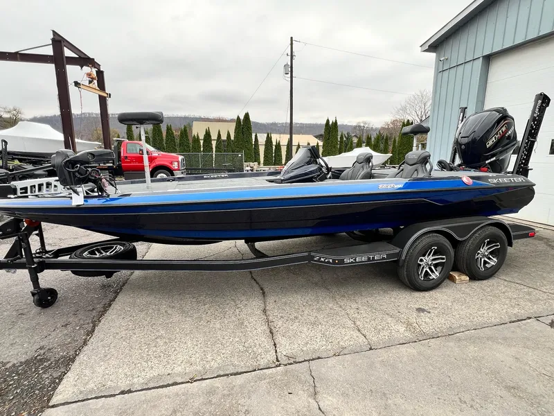 Slide: The Image of Skeeter ZXR 21 2025 - 30