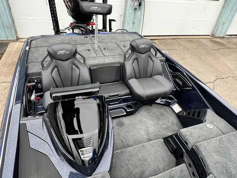 Slide: The Image of Skeeter ZXR 21 2025 - 32