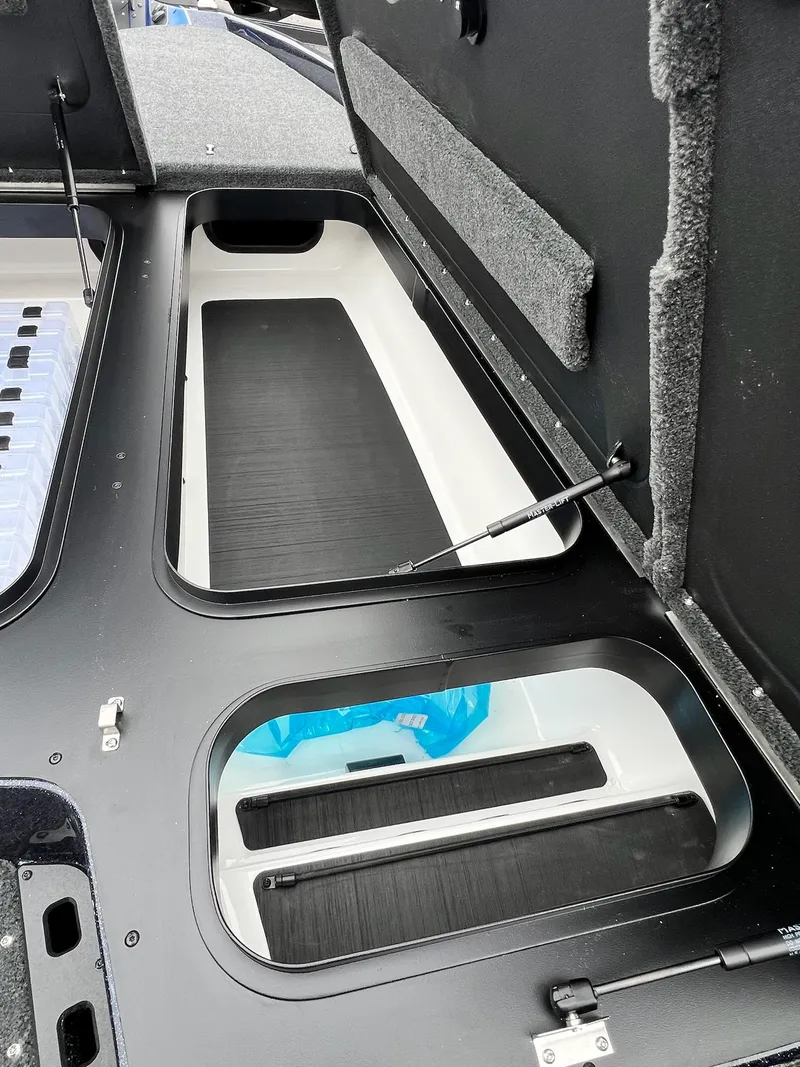 Slide: The Image of Skeeter ZXR 21 2025 - 8