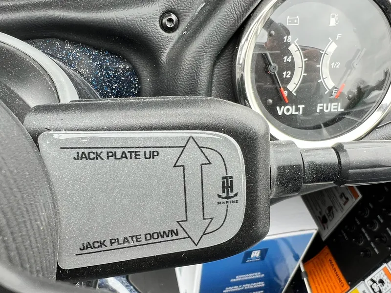 Slide: The Image of Skeeter ZXR 21 2025 - 9