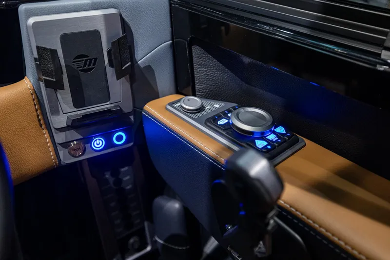 Slide: The Image of Malibu M230 2025 - 10