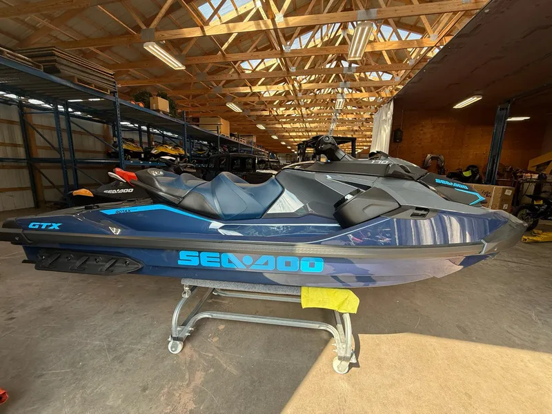 Slide: The Image of Sea-Doo GTX 170 Tech Package, audio, iDF, iBR 2025 - 1