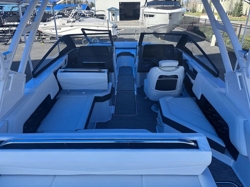 Slide: The Image of Cobalt R4 Surf 2025 - 6