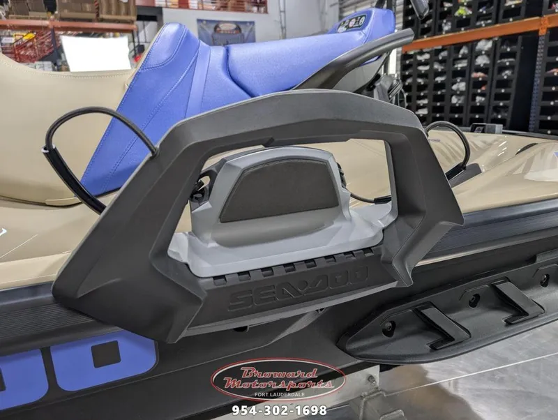 Slide: The Image of Sea-Doo Wake 170 2025 - 13