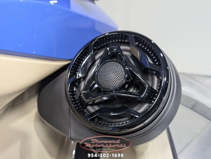 Slide: The Image of Sea-Doo Wake 170 2025 - 14