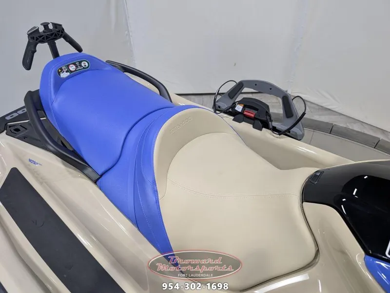 Slide: The Image of Sea-Doo Wake 170 2025 - 15