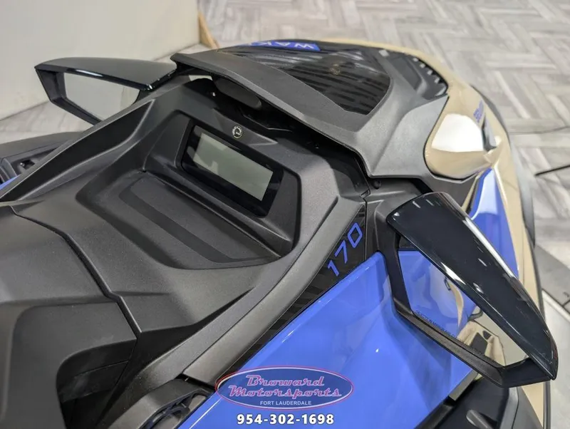 Slide: The Image of Sea-Doo Wake 170 2025 - 17