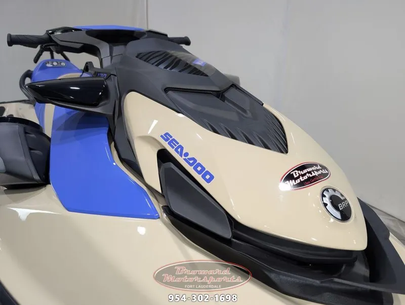 Slide: The Image of Sea-Doo Wake 170 2025 - 18