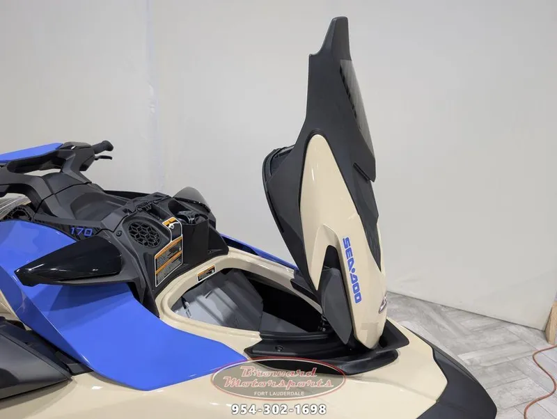 Slide: The Image of Sea-Doo Wake 170 2025 - 19