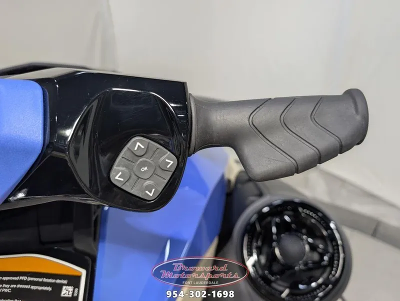 Slide: The Image of Sea-Doo Wake 170 2025 - 23