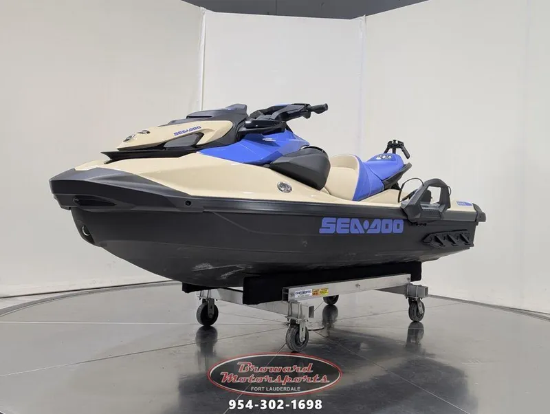 Slide: The Image of Sea-Doo Wake 170 2025 - 3