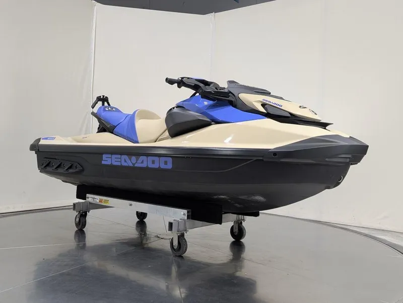 Slide: The Image of Sea-Doo Wake 170 2025 - 32