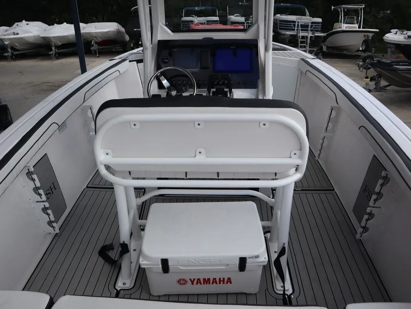 Slide: The Image of Yamaha 252 FSH Sport 2025 - 12