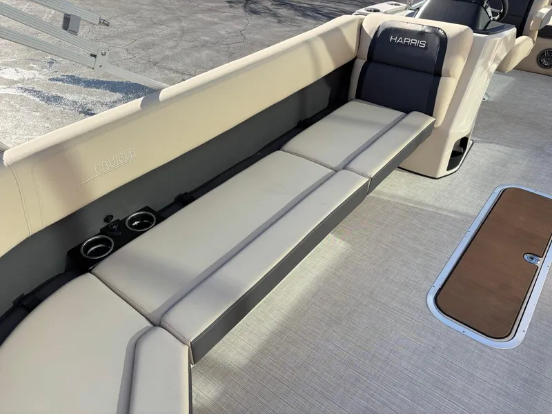 Slide: The Image of Harris Cruiser 250 2025 - 11