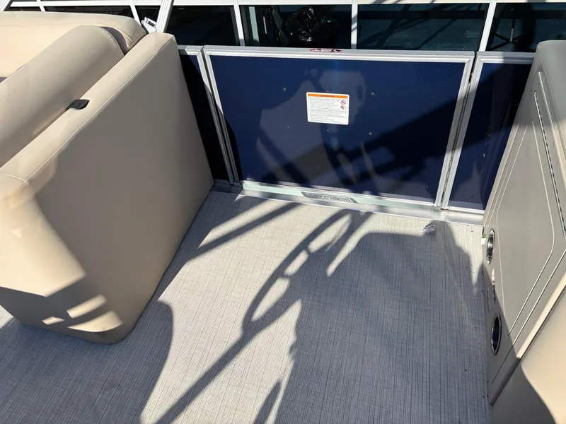 Slide: The Image of Harris Cruiser 250 2025 - 15