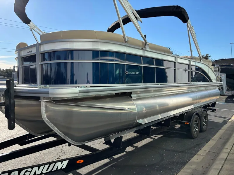 Slide: The Image of Harris Cruiser 250 2025 - 5