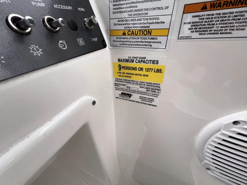 Slide: The Image of Bayliner 180 EL 2023 - 16