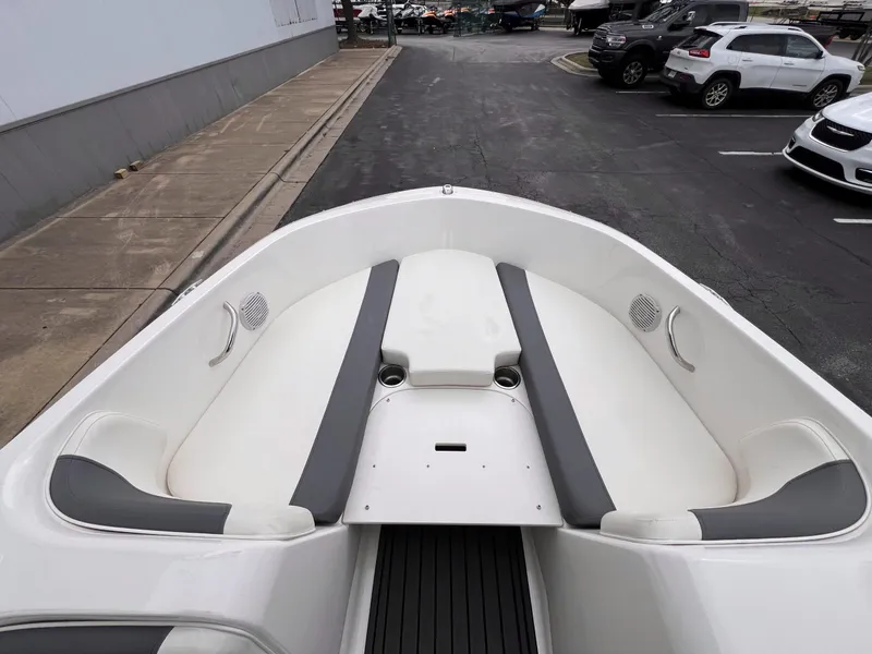 Slide: The Image of Bayliner 180 EL 2023 - 19