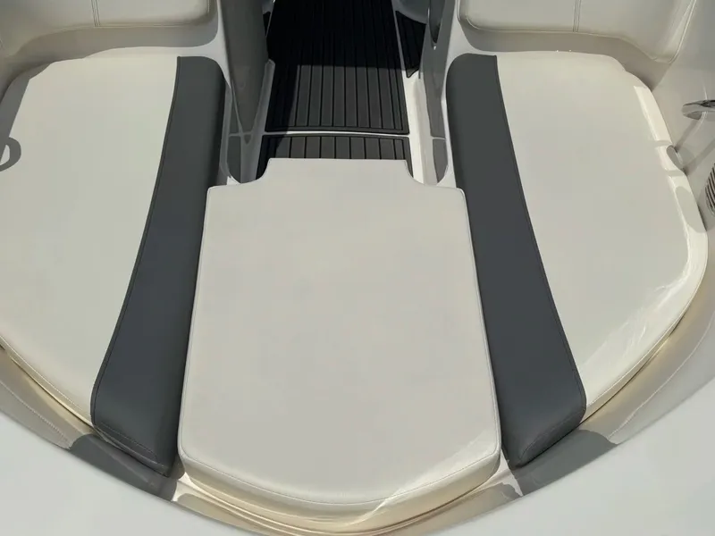 Slide: The Image of Bayliner 180 EL 2023 - 26