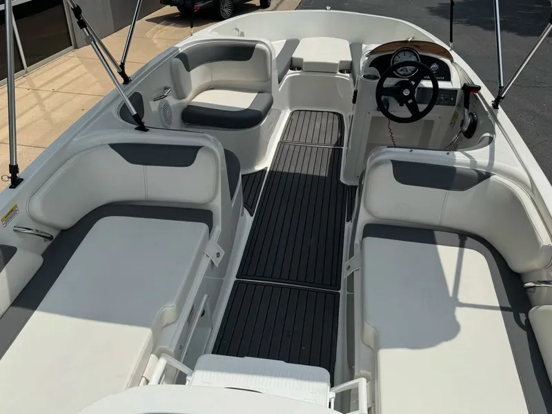 Slide: The Image of Bayliner 180 EL 2023 - 29