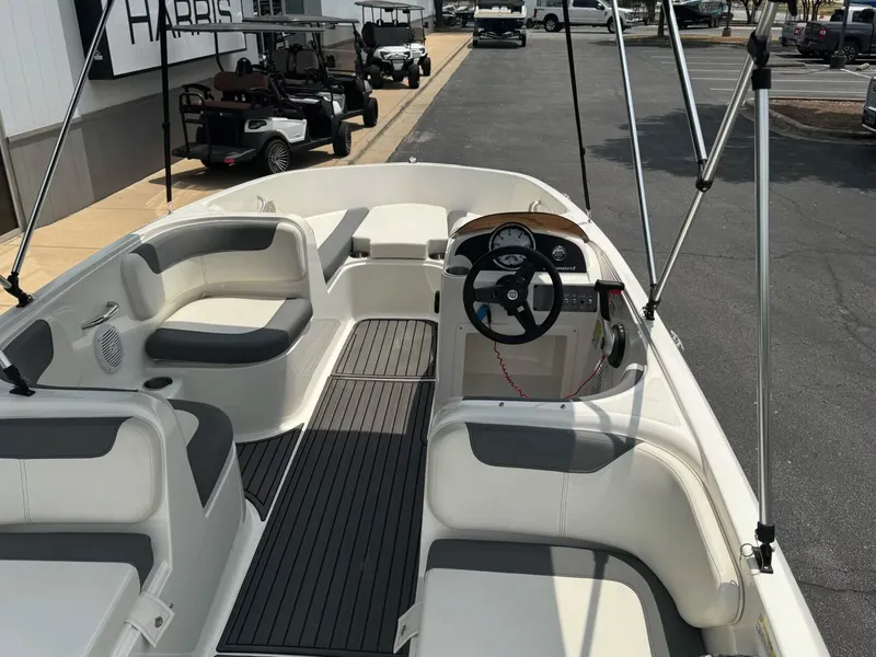 Slide: The Image of Bayliner 180 EL 2023 - 31