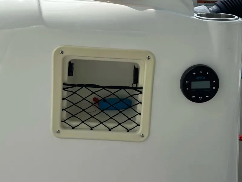 Slide: The Image of Bayliner 180 EL 2023 - 34