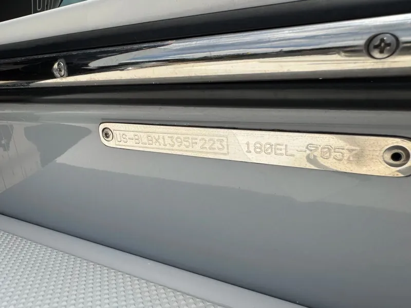 Slide: The Image of Bayliner 180 EL 2023 - 36