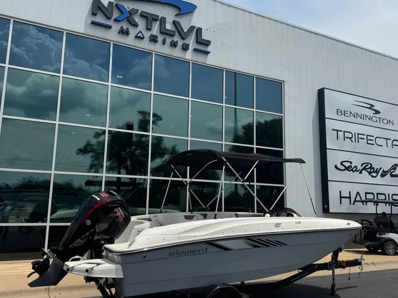 Slide: The Image of Bayliner 180 EL 2023 - 4