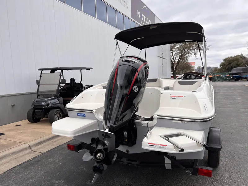 Slide: The Image of Bayliner 180 EL 2023 - 5